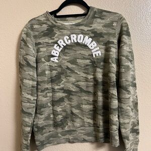 Abercrombie & Fitch kids Green Camo Sweater size 15/16